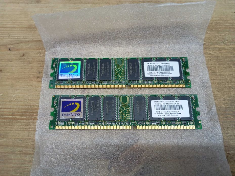 2 memórias TwinMOS 512mb