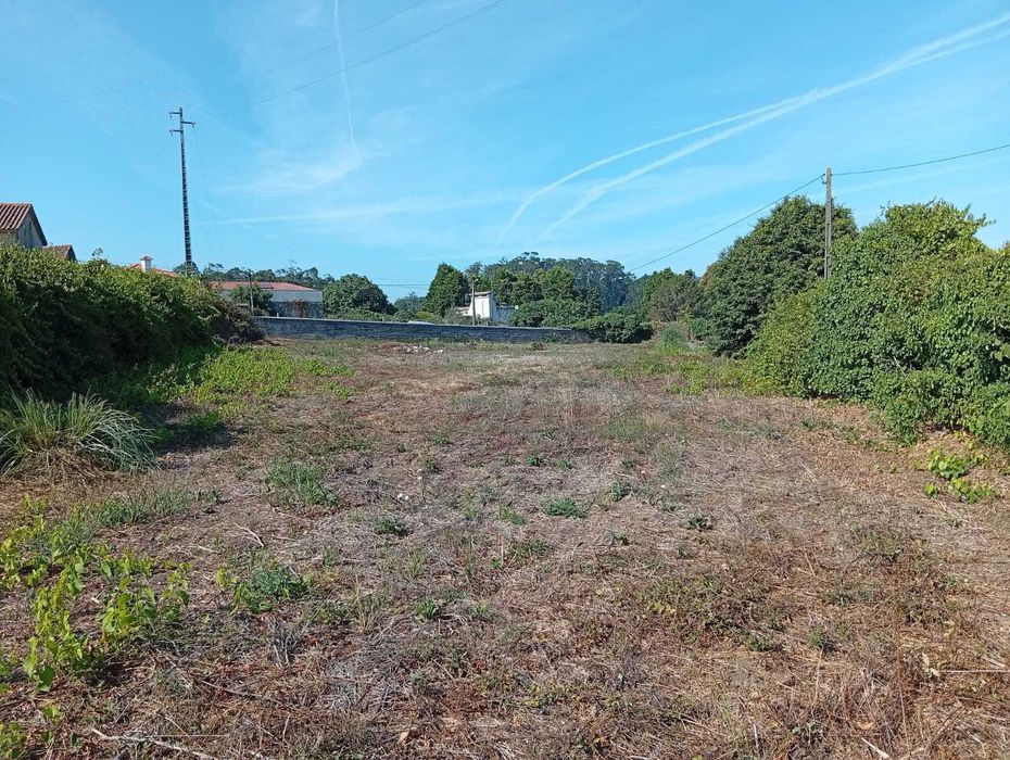 Terreno 2.802 m² – 60m de frente – Beiriz – 215.000 €