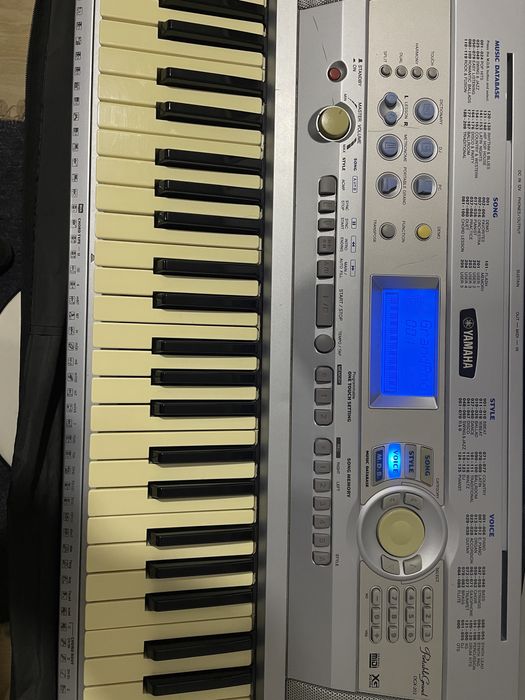 Piano Yamaha DGX-202 Portable Grand