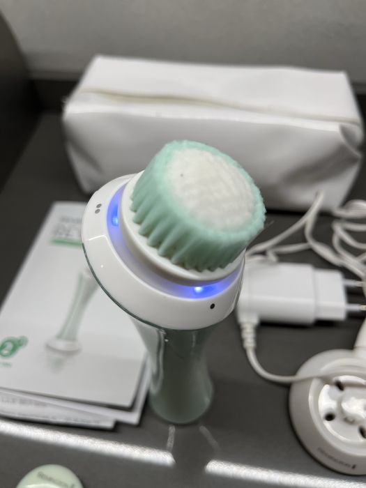 Escova de limpeza facial elétrica Remington