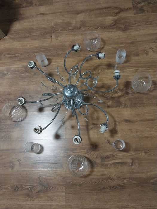 Люстра ,лампа ,люстра в вітальню