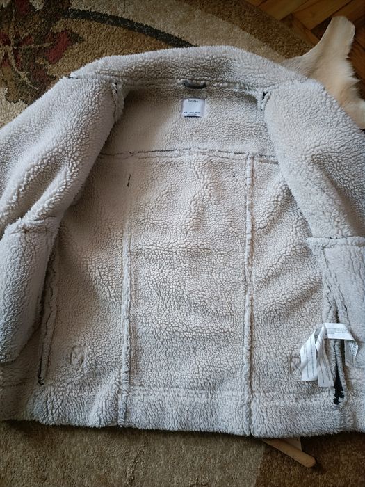 Kultowa kurtka pilotka Aviatorka marki Bershka