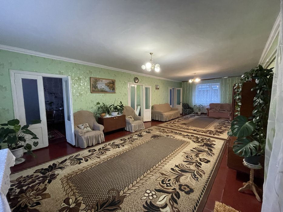 Продам великий житловий будинок