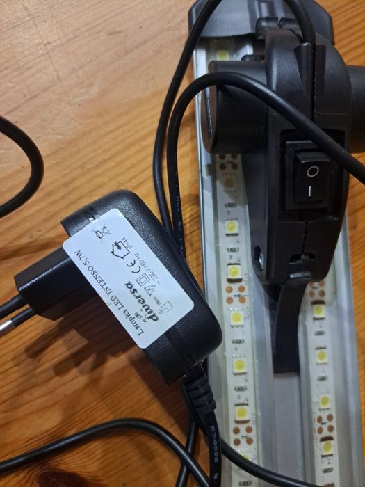 Małe akwarium 15l  z lampą led