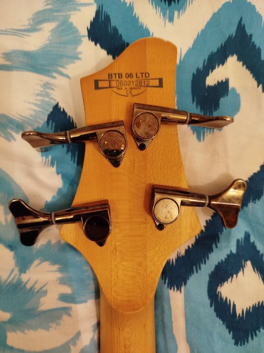 Baixo Ibanez único em Portugal( ler anúncio)