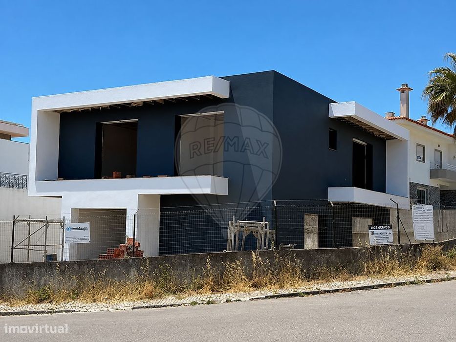 Moradia T4 para venda