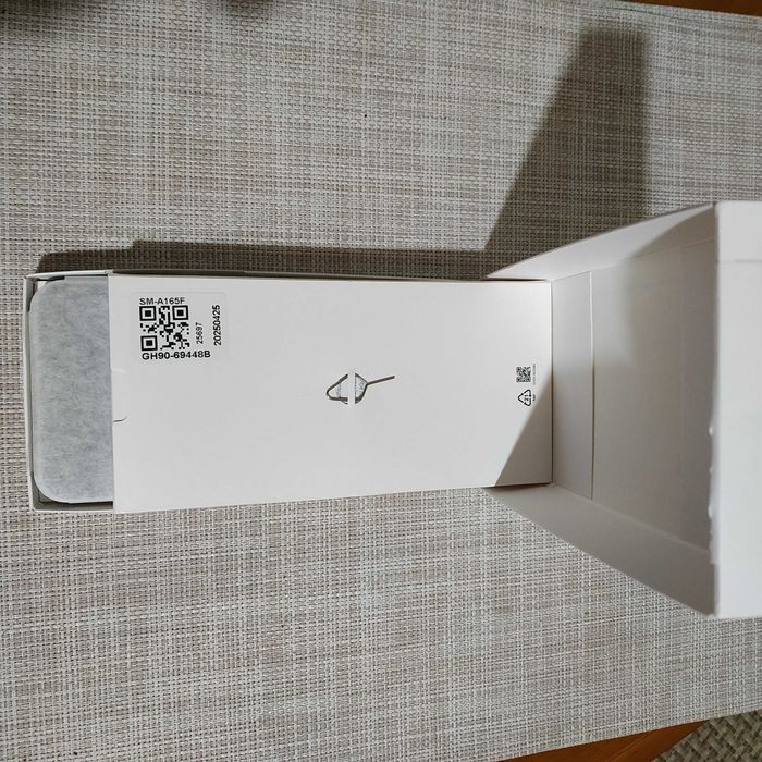 новий Samsung a16, 8/256, Grey