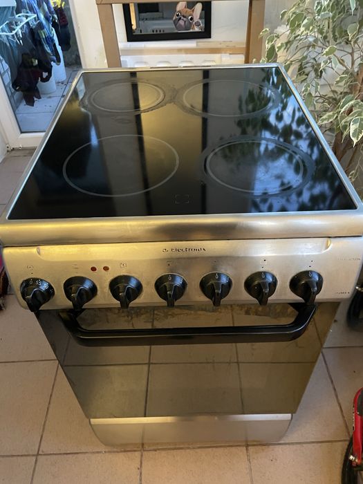 Плита електрична Electrolux окремостояча