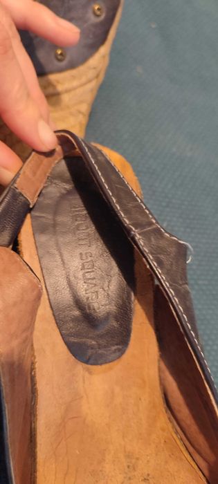 używane  niebieskie sandałki na platformie 38