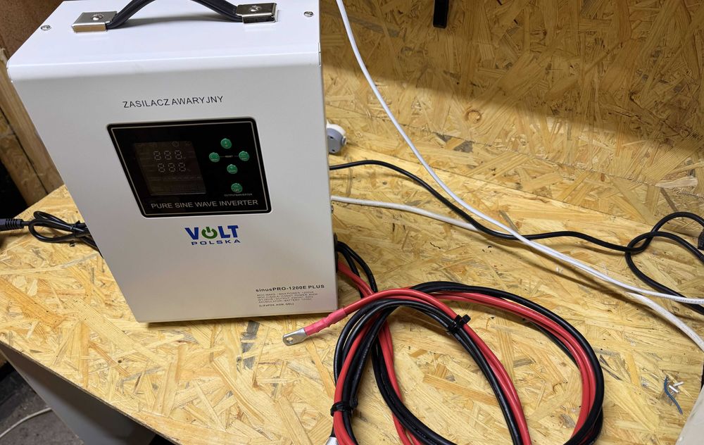 Zasilacz awaryjny VOLT sinusPRO 1200 E PLUS 12V-230V UPS