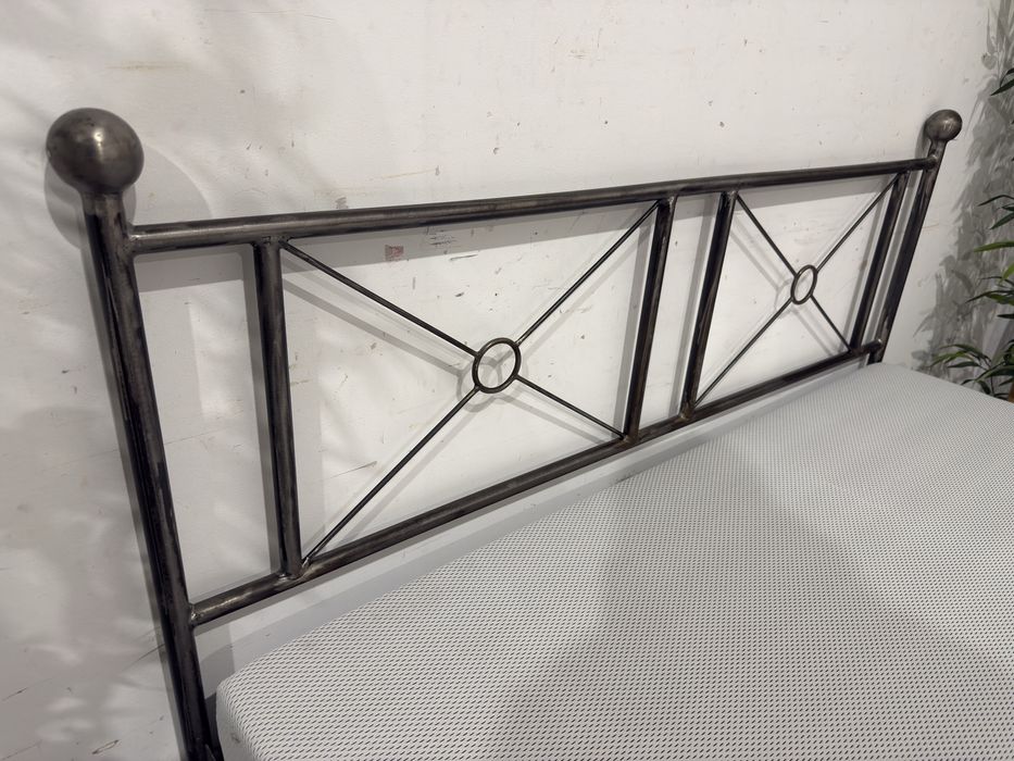 Ładne metalowe łóżko 140x200 cm kute materac stelaż dowóz wysyłka