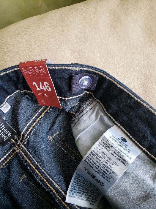 Продам джинсы детские