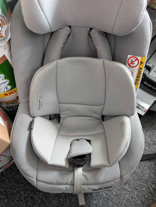 Maxi Cosi Pearl Pro 2 + baza isofix FAMILY FIX 3