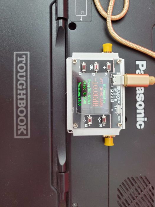 Цифровой программируемый аттенюатор DC:8GHz; 90dB; шаг: 0.25dB