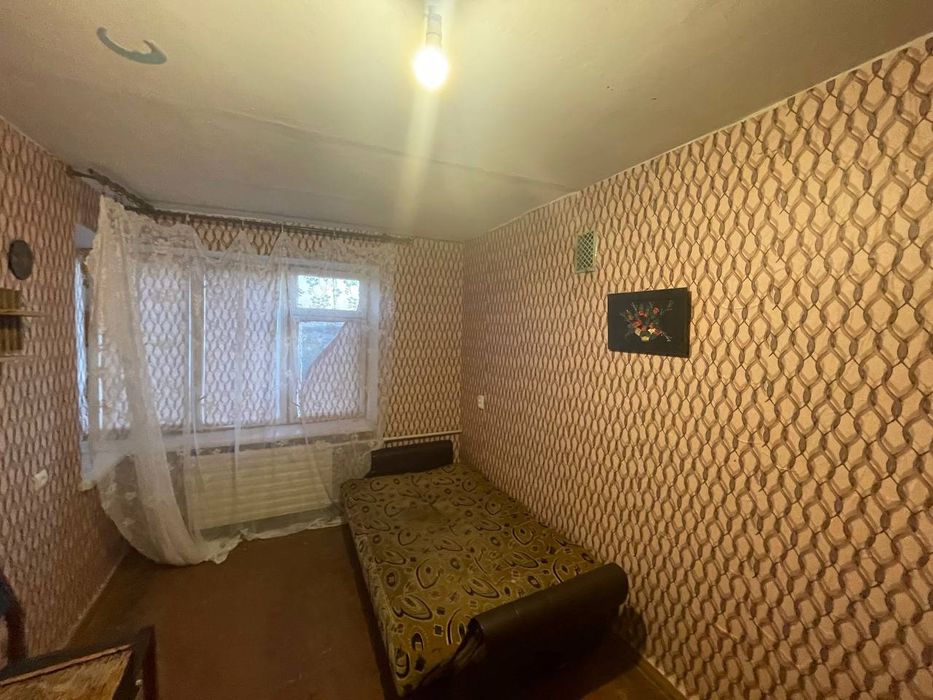 Продаж просторої кімнати в гуртожитку