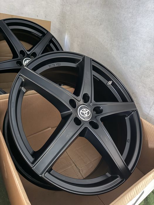 Nowe alufelgi 5x114.3 19”  Toyota Auris C-HR Camry Corolla Highlander Rav4 Venza