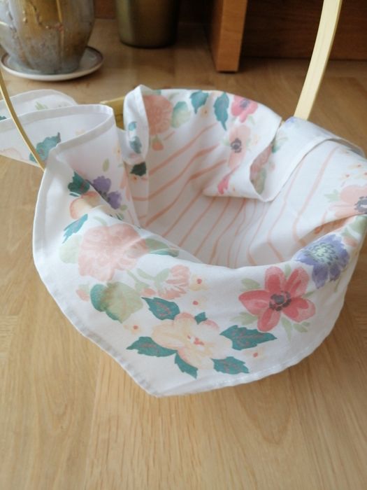 Kosz wiklinowy wielkanocny duże w komplecie z serwetą