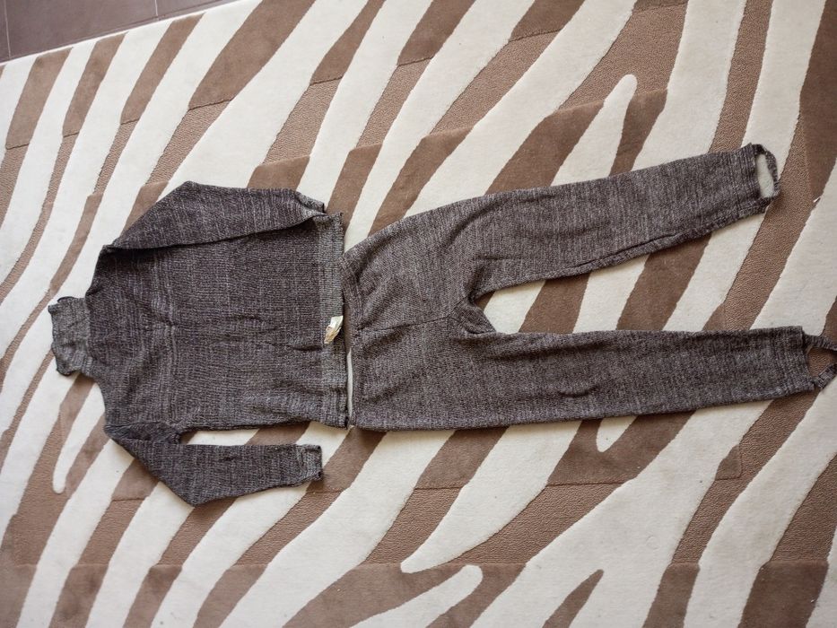 Продам трикотажный костюм