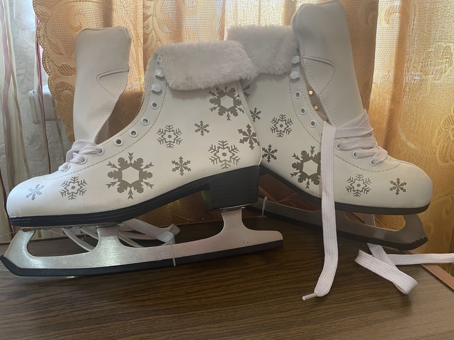 Коньки, ковзани дівчачі Tesco Stores LTD 39 розмір