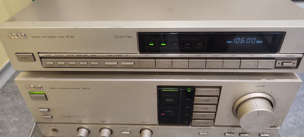 Zestaw Akai tuner At-52 oraz wzmacniacz Am-32