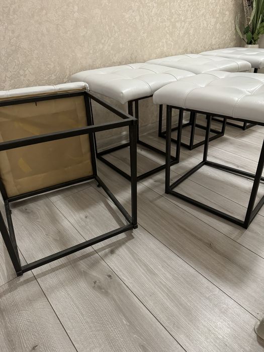 Продам пуф з 5 стульчиків.