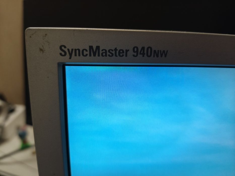 продам монітор самсунг SyncMaster 940nw в нормальному робочому стані