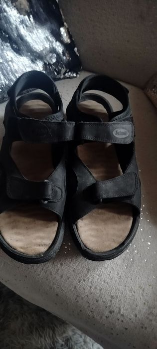 Nowe czarne sandały zdrowotne Scholl