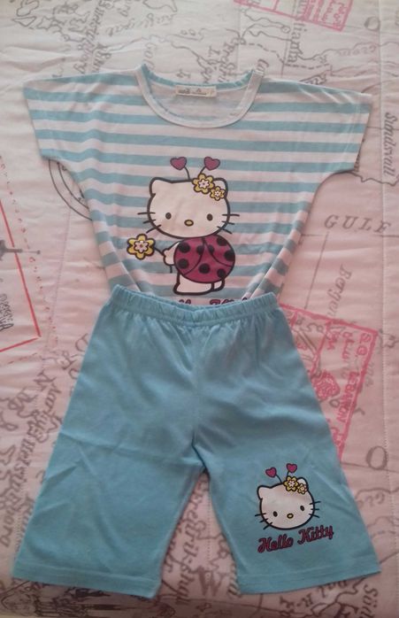 Conjunto fresquinho da Hello Kitty - 5 anos