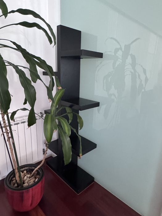 Mesa de Jantar extensível com apararador e estante