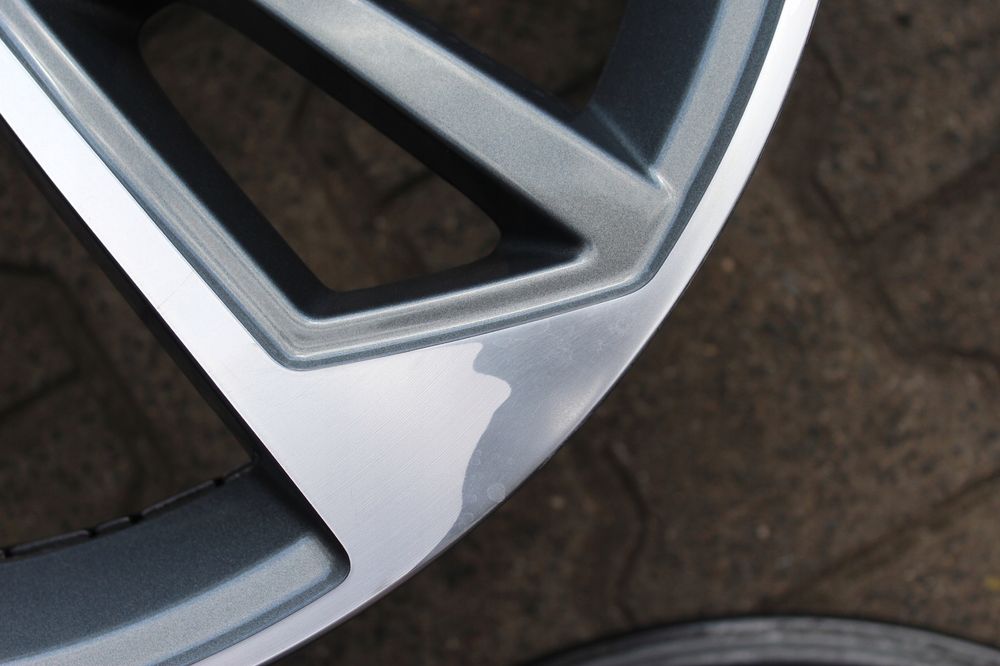 oryg audi a4 b9 18cali 5x112 et40 8j q5 a5 a6