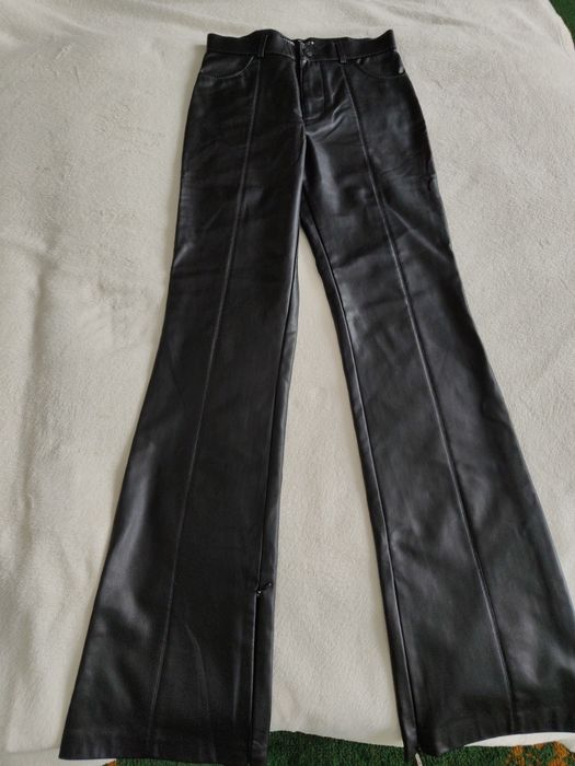 Штани екошкіра кльош від бренд ZARA.