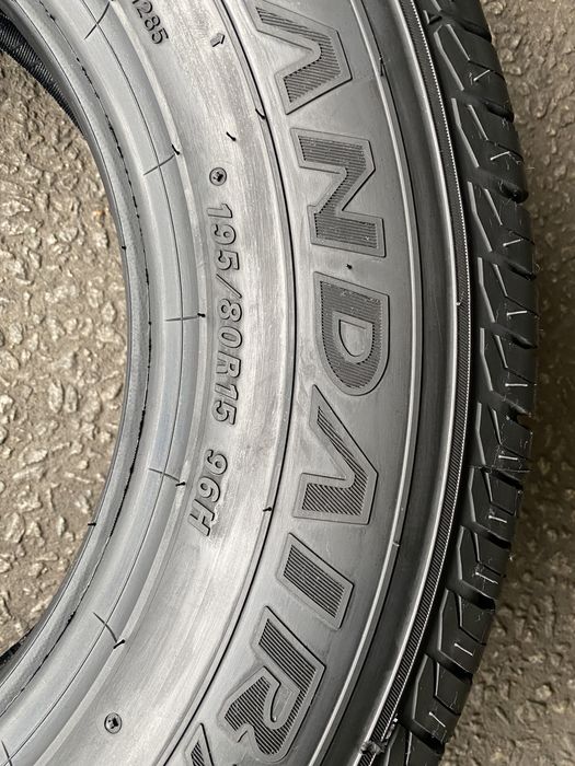 Pneus 195/80/15 Falken Landair/AT T-110