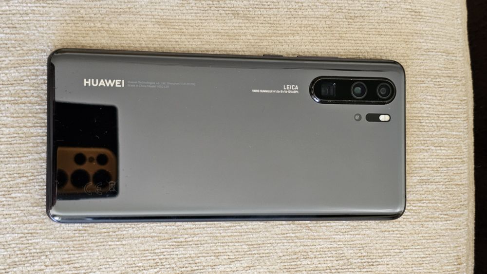 Conjunto Huawei (P30 Pro + Watch GT3 + SelfieStick AF15)