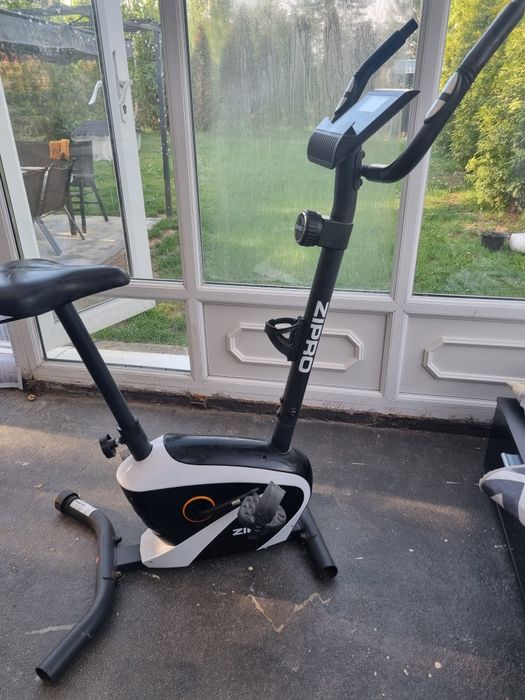Magnetyczny rower stacjonarny