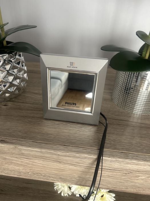 Zegarek elektroniczny z radiem