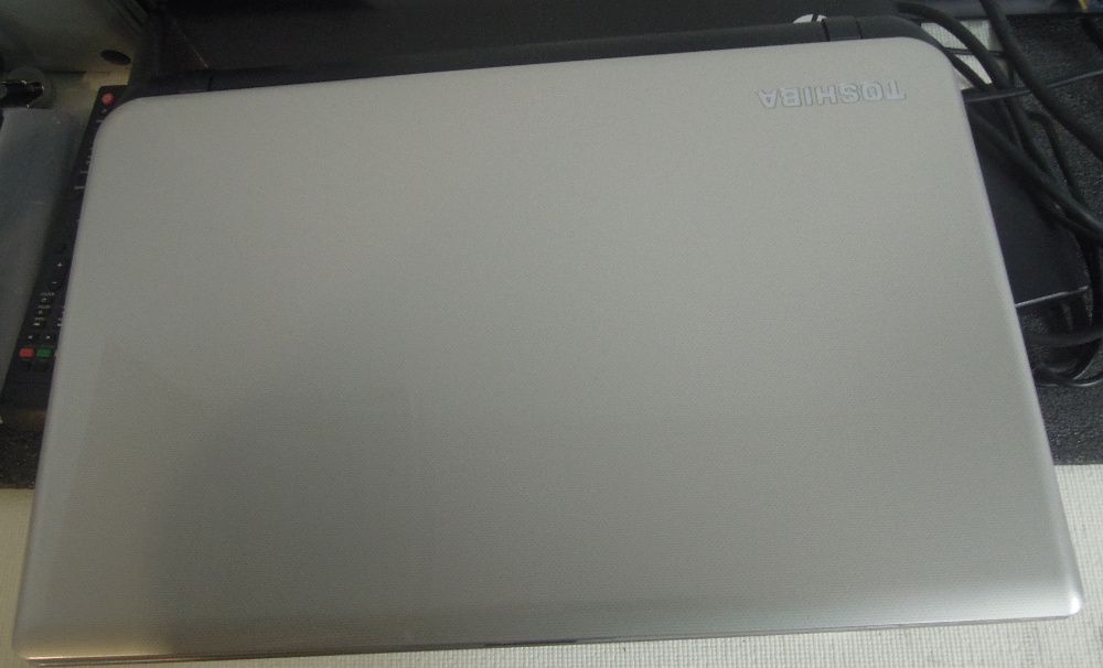 Toshiba L50-B-1JT I5 2 graficas 4GB ram ssd120