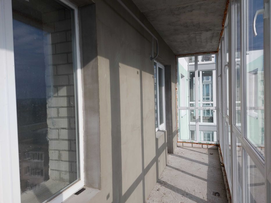 Терміново! 1 кім. З гардеробною та великою лоджію