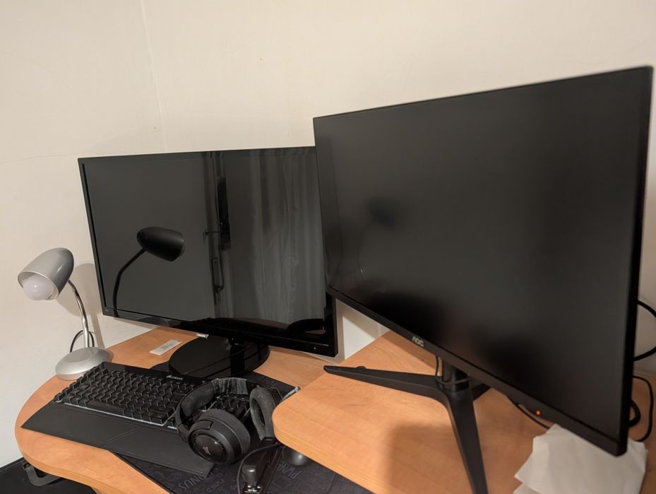 Conjunto de 2 Monitores (Philips 32" + AOC 22") - Excelente Estado
