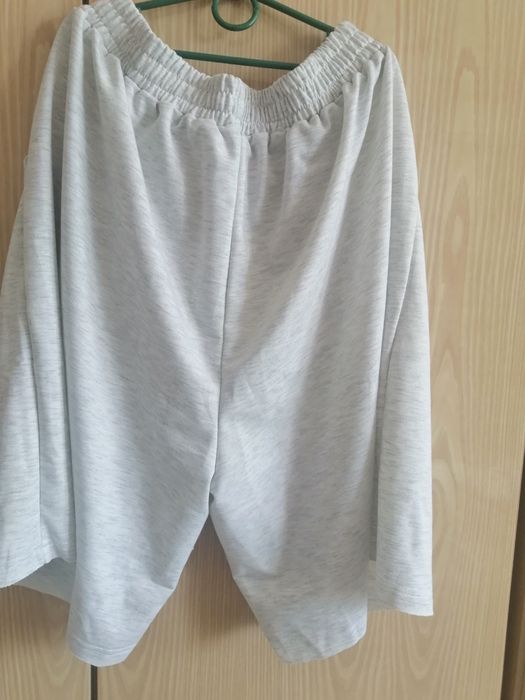 Жіночі трикотажні шорти.