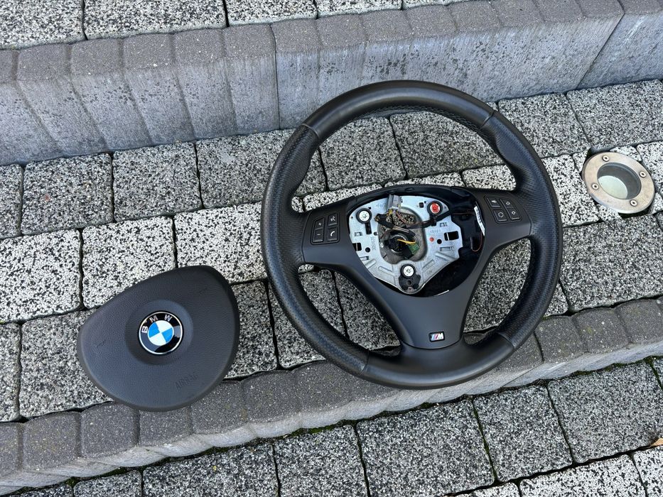 Kierownica BMW M pakiet E90 E91 E92 E93 E87 E84 X1 E82 E88 E81 M3 1M Multi JAK NOWA BDB STAN
