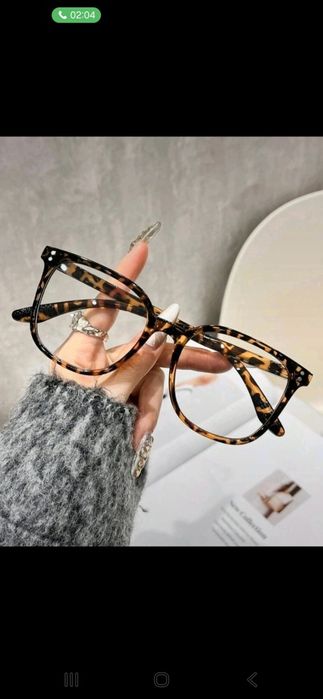 Piękne okulary zerówki z motywem lamparta
