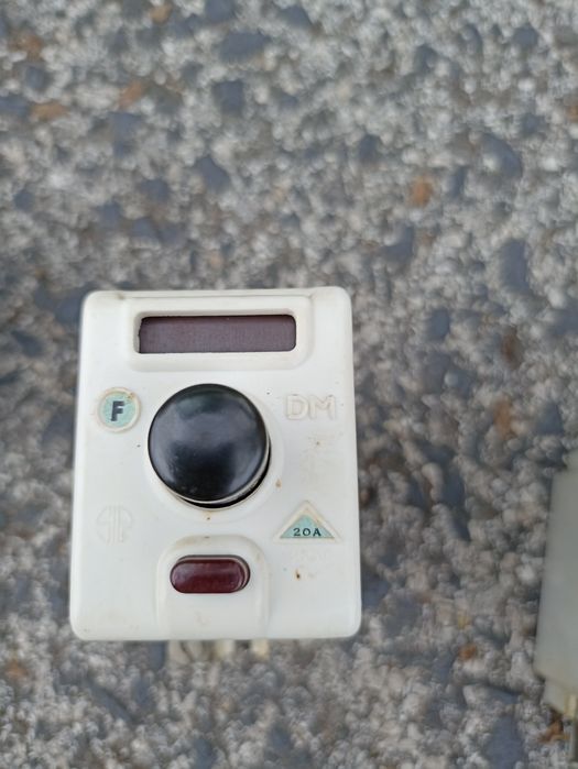 Old circuit breakers, 10A, 16A, 20A64172200424579122