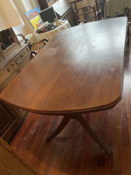 Mesa de madeira maciça