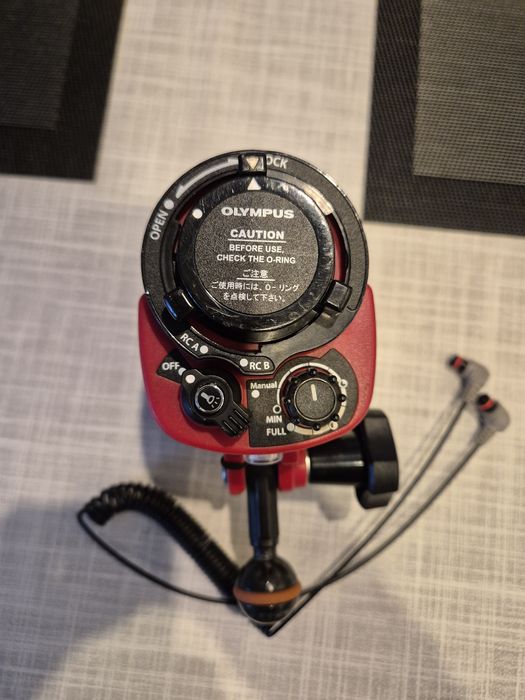 Olympus UFL-3 podwodna lampa błyskowa