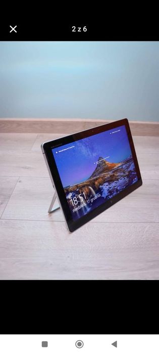 HP Elite 1012 x2 g2 i7 , 250 SSD, 2w1 laptop/tablet.