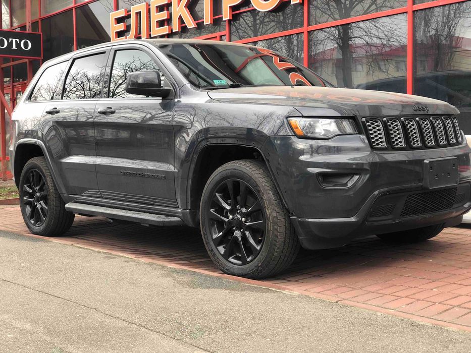 Jeep Grand Cherokee подножка правая