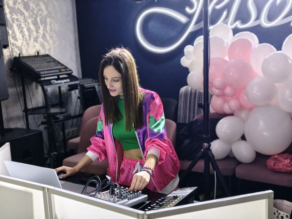 Музичний супровід+ведуча, діджей, dj, музика на свято,