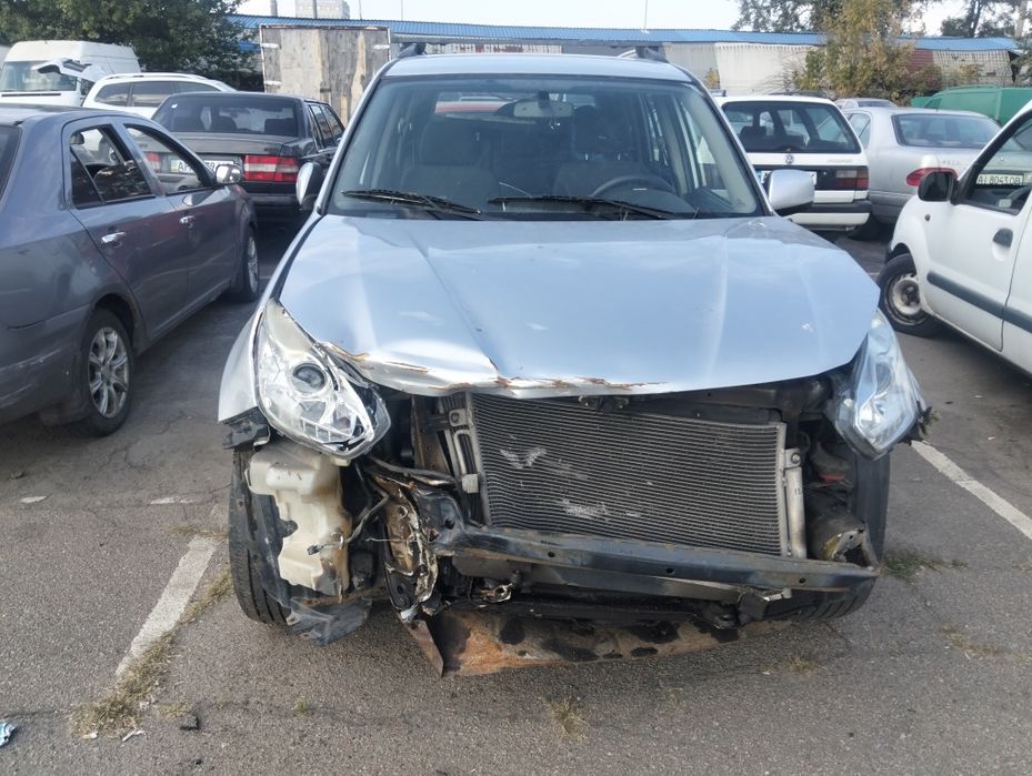 Продам Чери Тигр 2015 рик 1.8 автомат