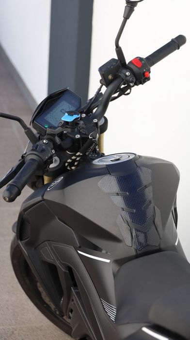 Keeway RKF 125 preta 2022