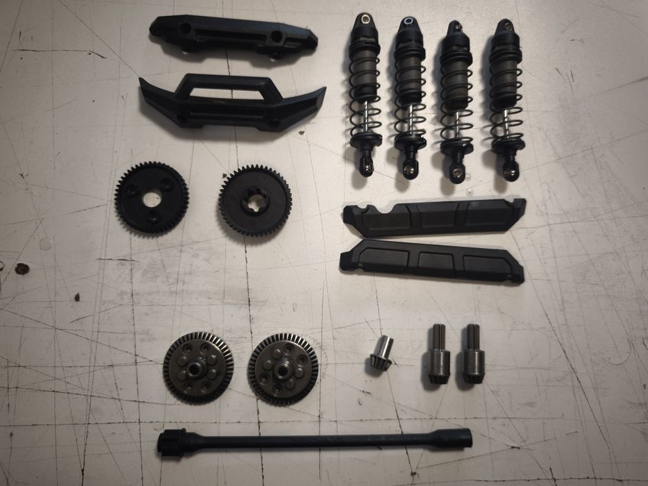 Traxxas mini Maxx 107154-1 zestaw używanych części